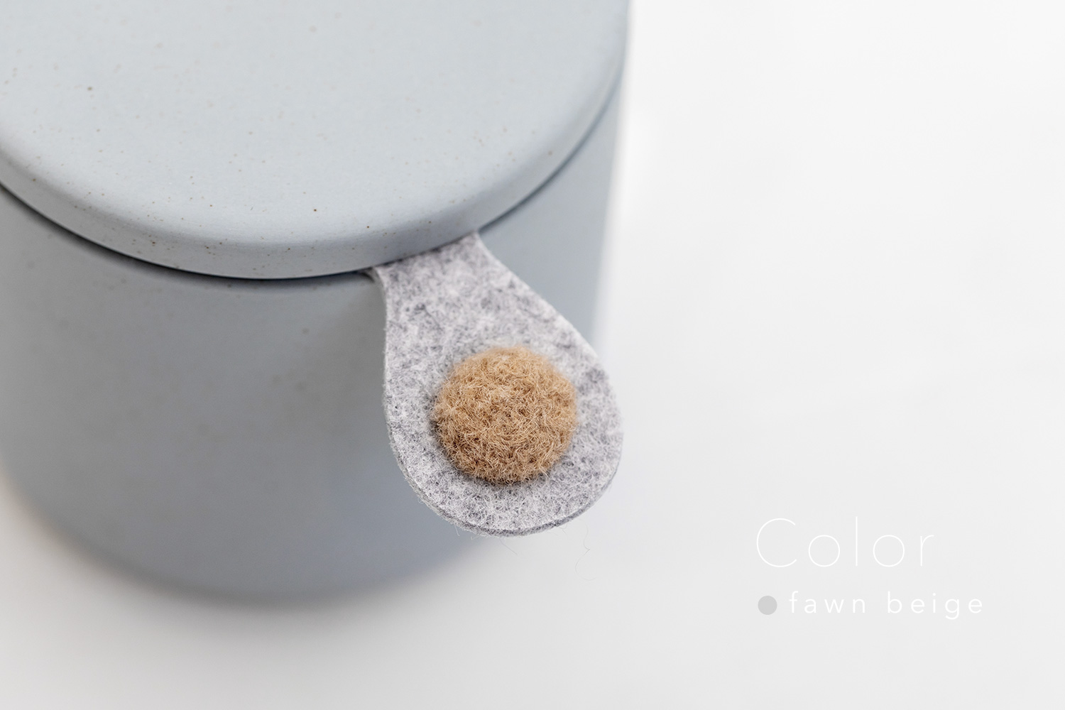 しっぽの骨壷 2寸 【本体：グレー】 うちの子カラー［フォーンベージュ］_動物・ペットさん専用のお骨壺