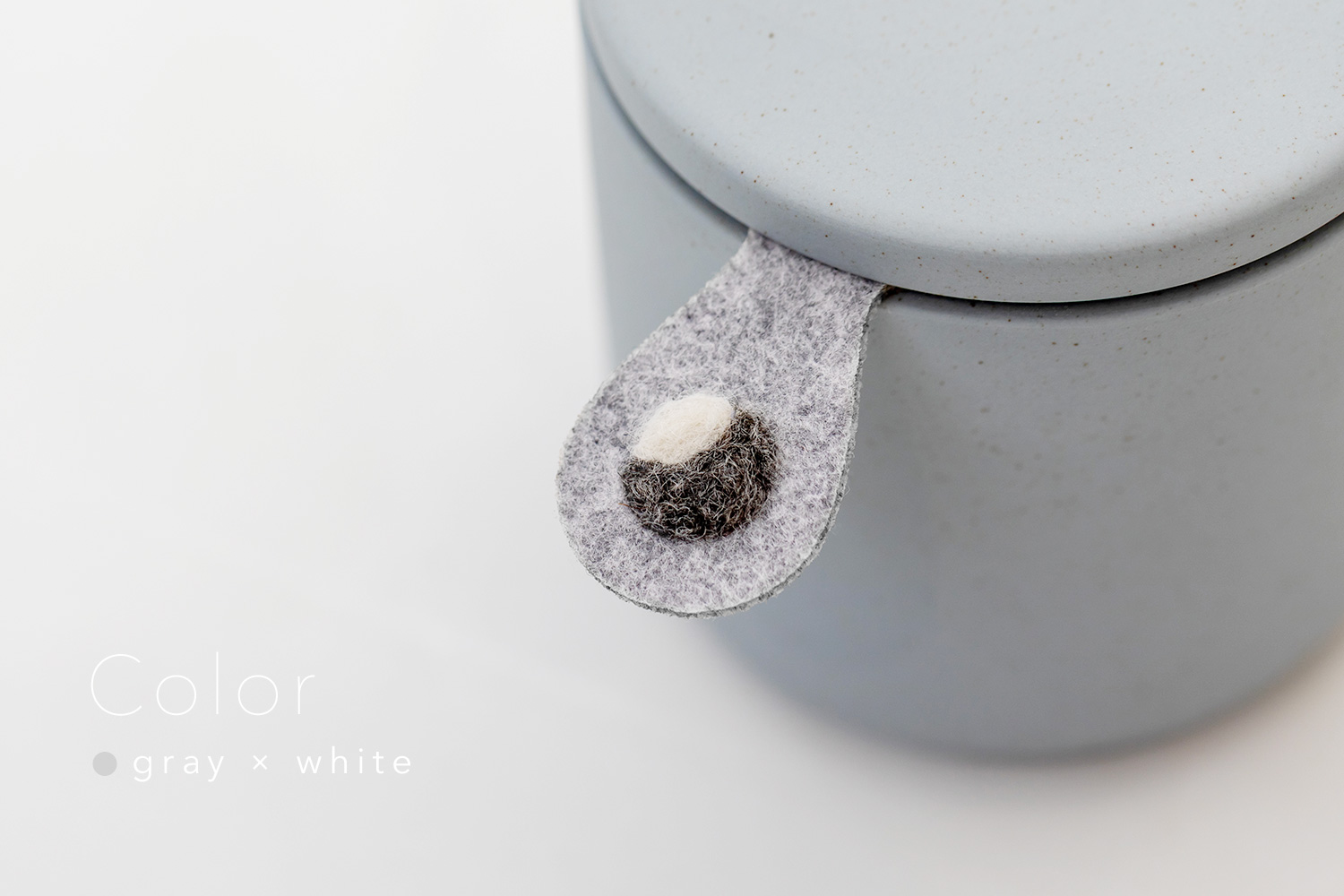 しっぽの骨壷 2寸 【本体：グレー】 うちの子カラー［グレー＆ホワイト］_動物・ペットさん専用のお骨壺