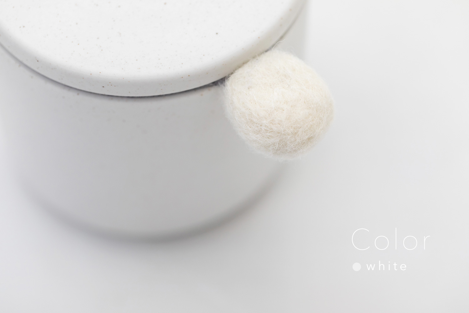 しっぽの骨壷 2寸 【本体：ホワイト】 もこもこしっぽ［ホワイト］_動物・ペットさん専用のお骨壺