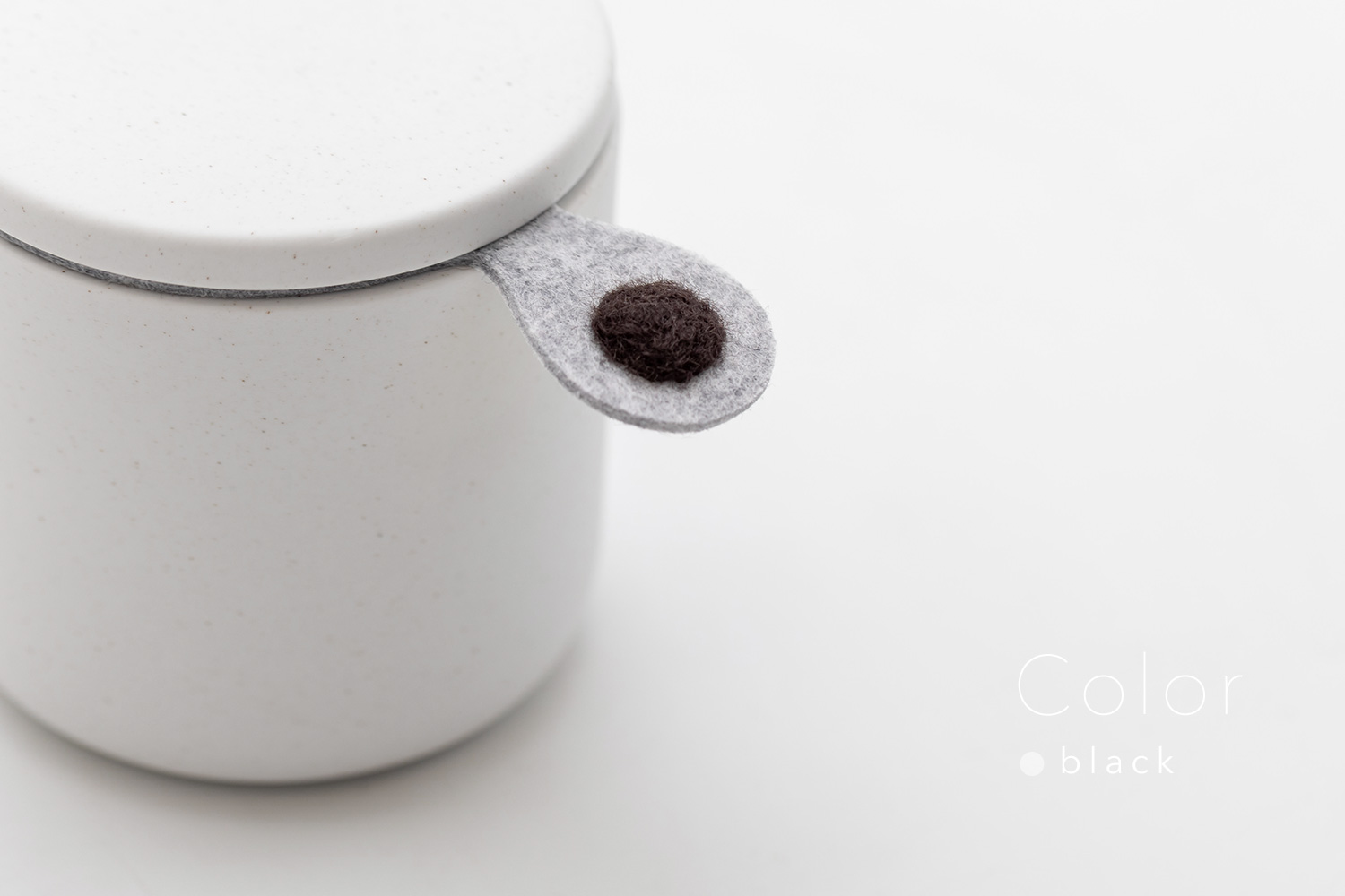 しっぽの骨壷 2寸 【本体：ホワイト】 うちの子カラー［ブラック］_動物・ペットさん専用のお骨壺