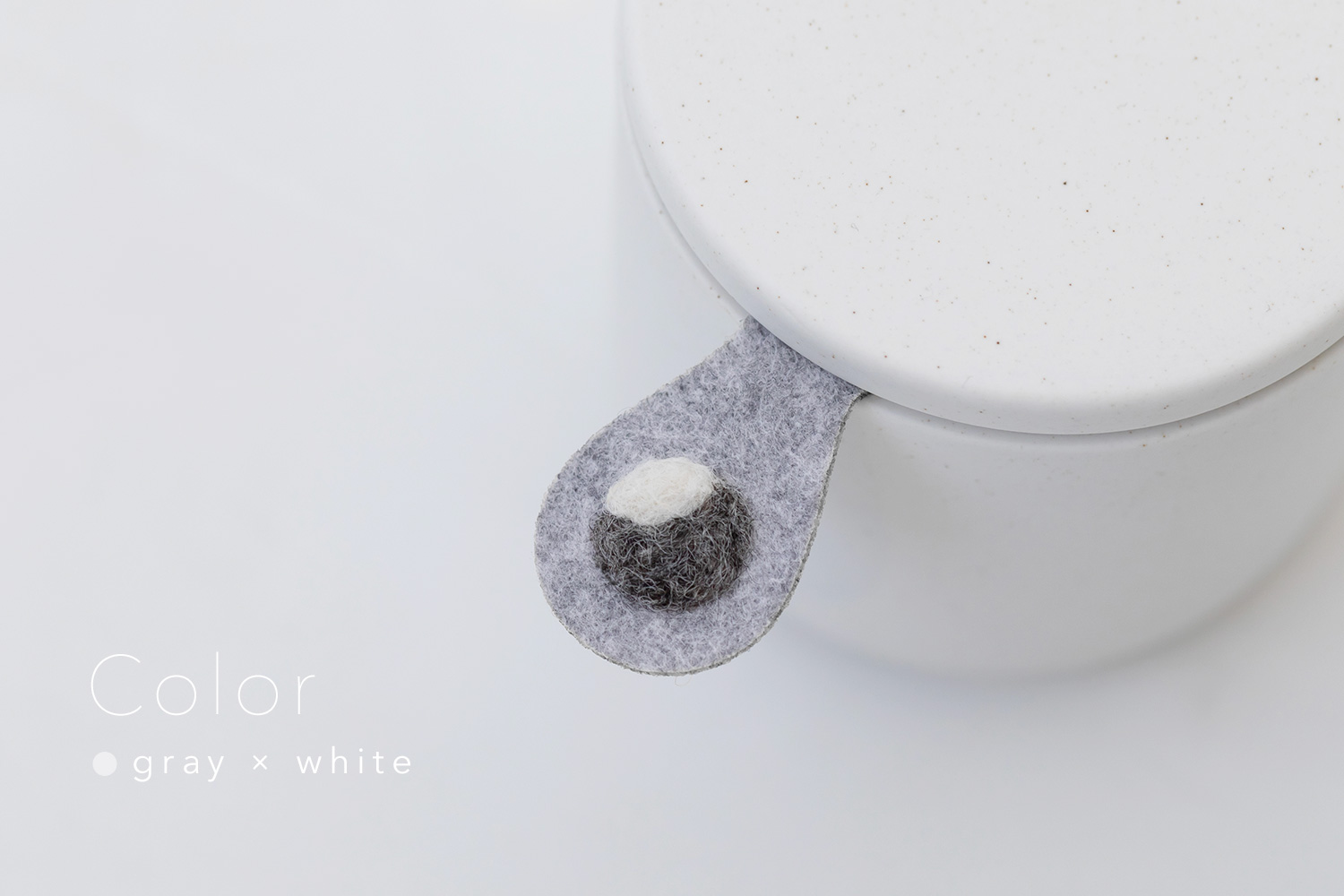 しっぽの骨壷 2寸 【本体：ホワイト】 うちの子カラー［グレー＆ホワイト］_動物・ペットさん専用のお骨壺