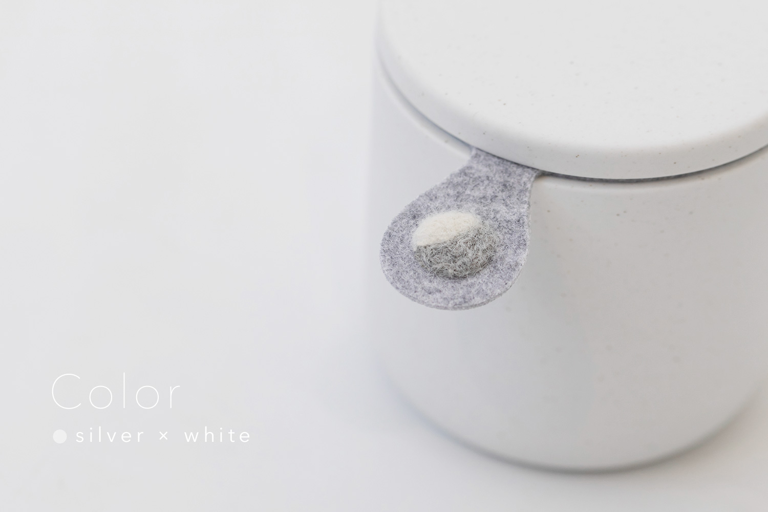 しっぽの骨壷 2寸 【本体：ホワイト】 うちの子カラー［シルバー＆ホワイト］_動物・ペットさん専用のお骨壺