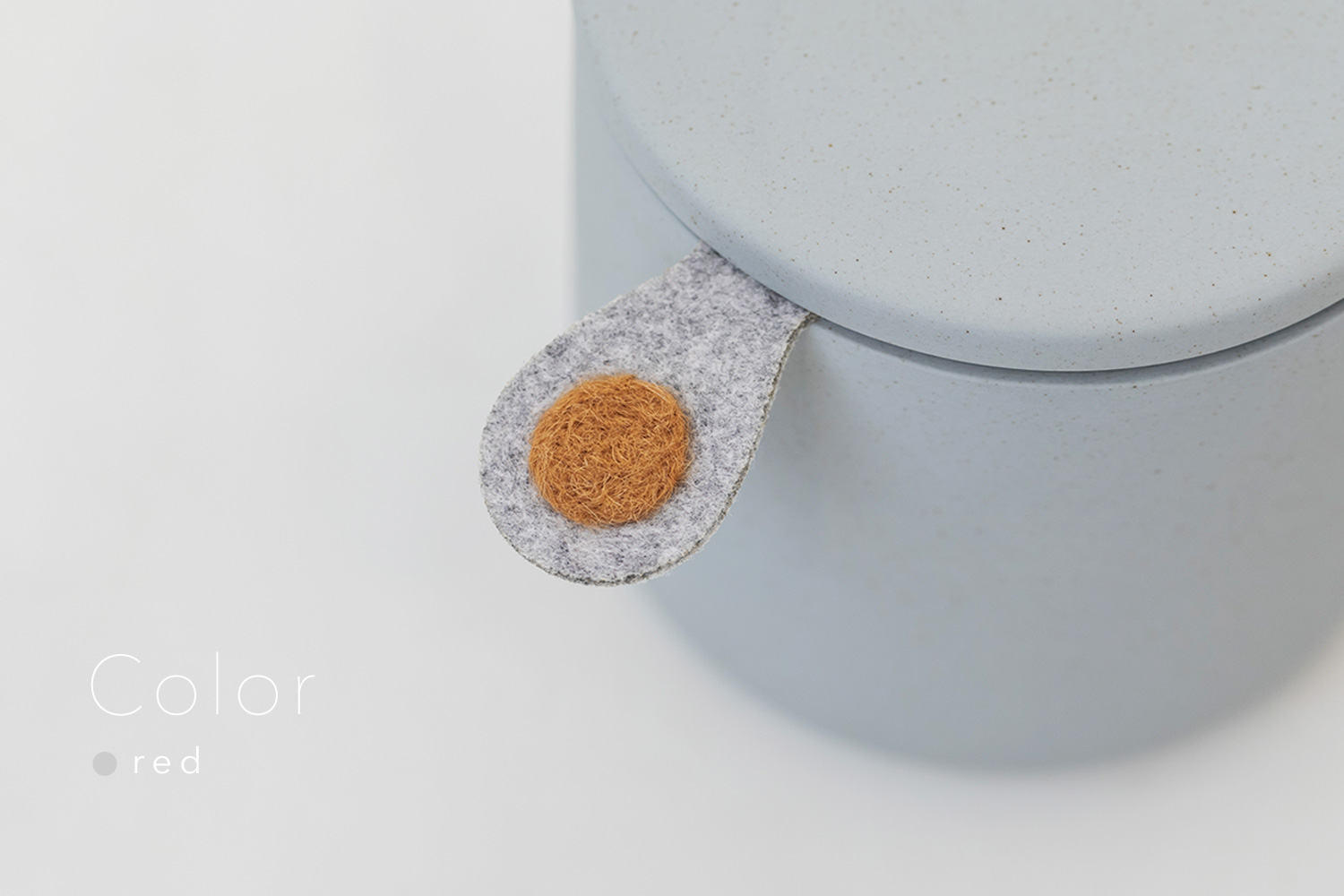 しっぽの骨壷 3寸 【本体：グレー】 うちの子カラー［レッド］_動物・ペットさん専用のお骨壺