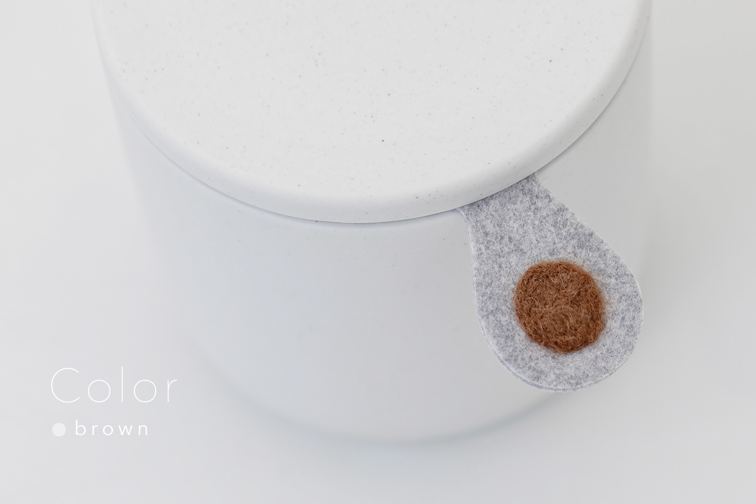 しっぽの骨壷 3寸 【本体：ホワイト】 うちの子カラー［ブラウン］_動物・ペットさん専用のお骨壺