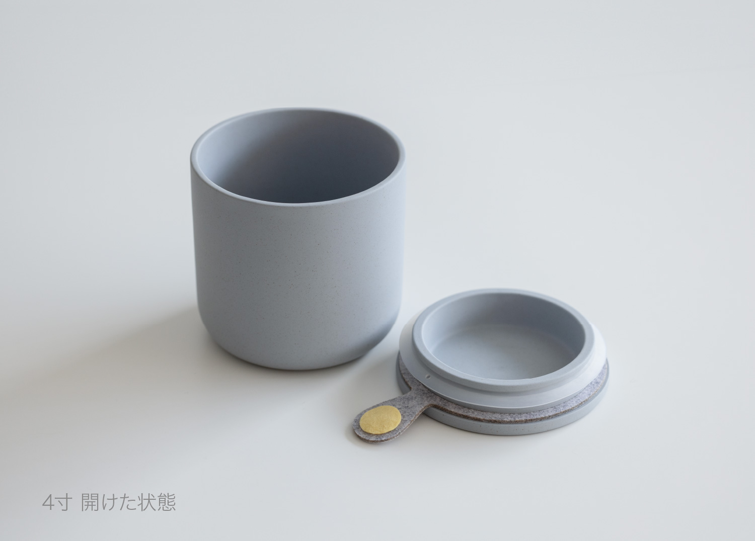 4寸お骨壺の納骨時のイメージ