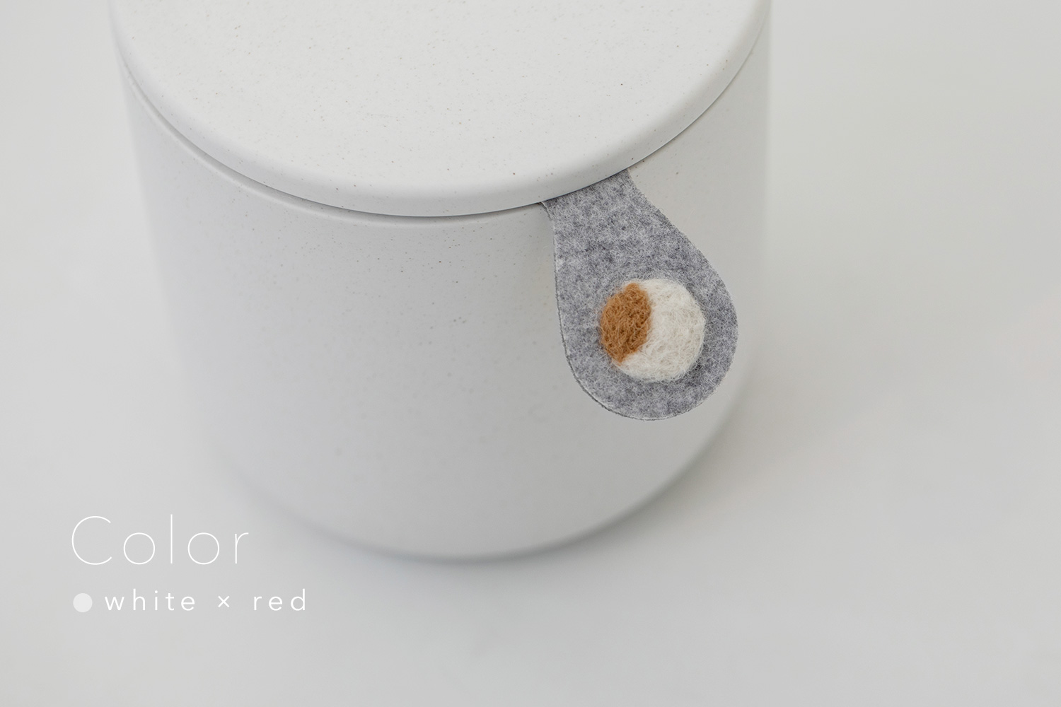 しっぽの骨壷 4寸 【本体：ホワイト】 うちの子カラー［ホワイト＆レッド］_動物・ペットさん専用のお骨壺